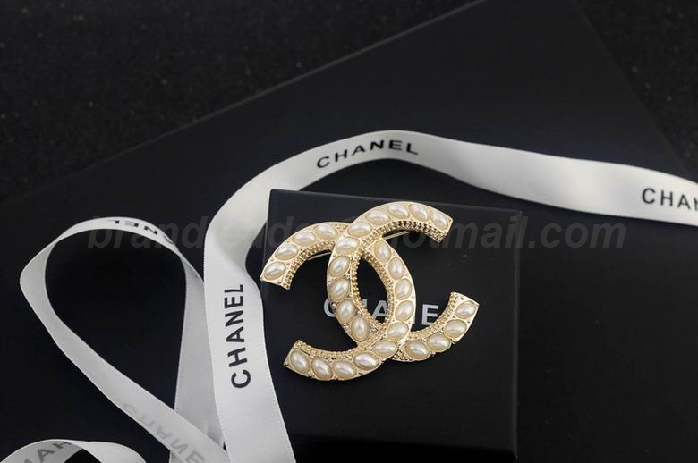 Chanel Brooch 55